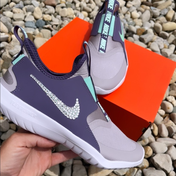 New in box Nike flex runner custom with Swarovski crystals - Picture 1 of 4